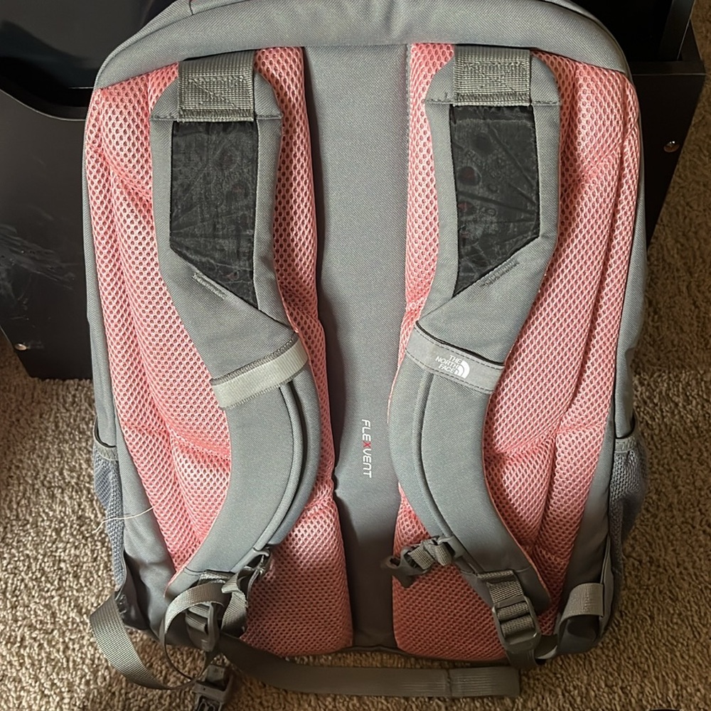 North face backpack - Picture 5 of 6